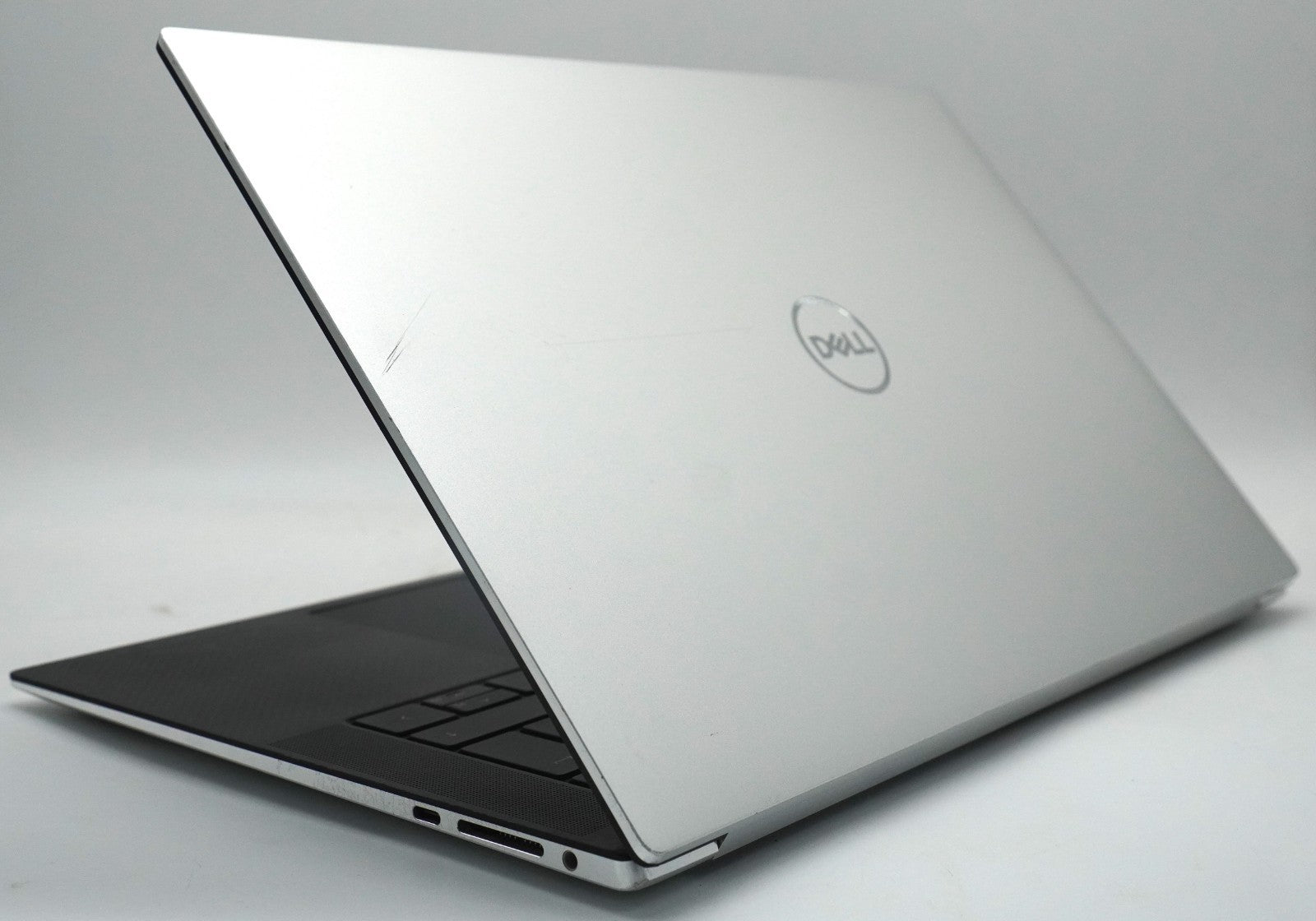 Dell XPS 15 9510  i7-11800H 32GB RAM 1TB SSD RTX 3050 Ti 15,6″ QWERTY #1