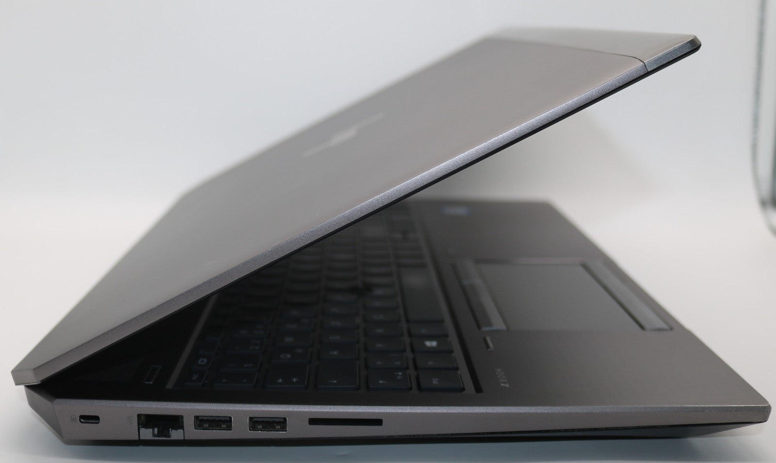 HP Zbook 15 G5 i7-8th 32GB RAM 512GB SSD NVMe NVIDIA Quadro P1000 FULL HD Win11