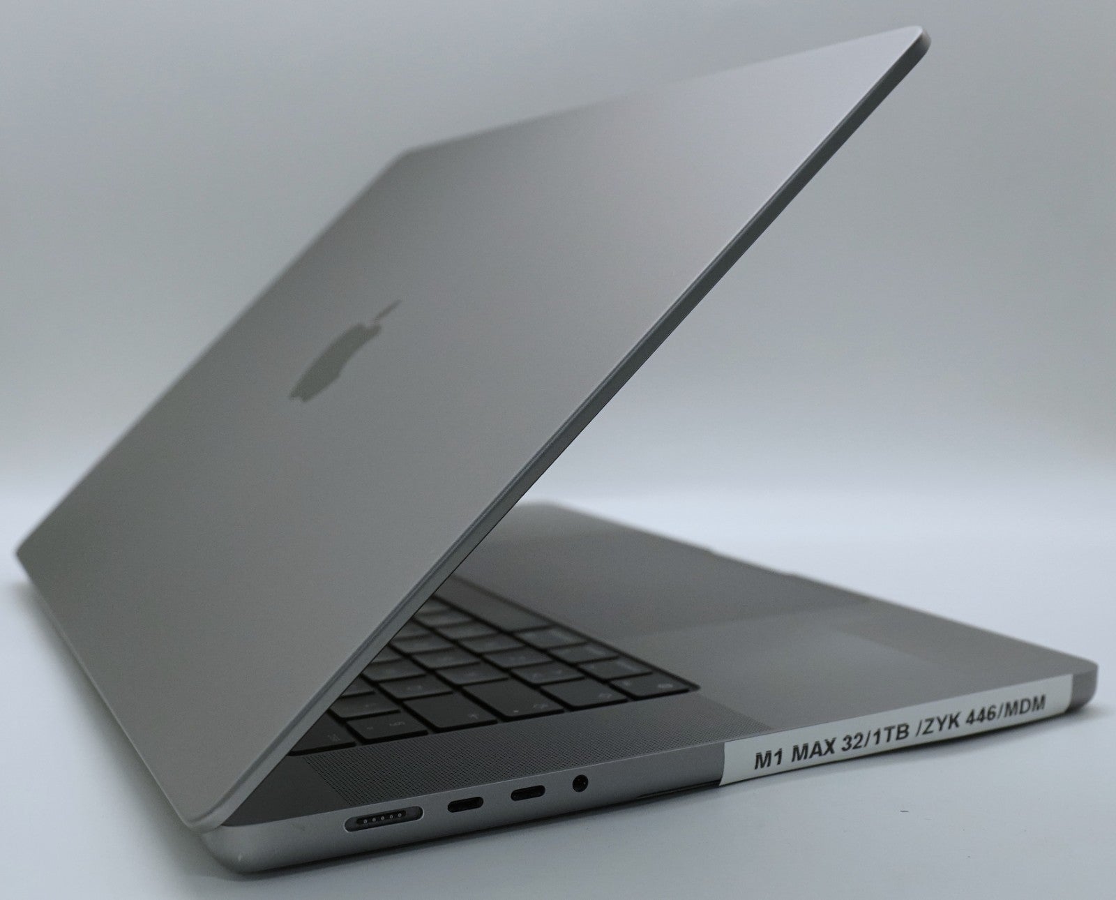 Apple MacBook Pro 16" M1 Max 32GB RAM 1TB SSD QWERTY MDM Sperre #85