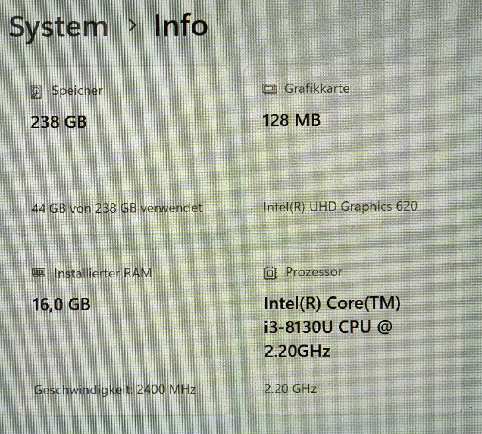 Fujitsu LifeBook E449  Intel Core i3-8130U 16 GB RAM 256 GB SSD 14″ Full HD