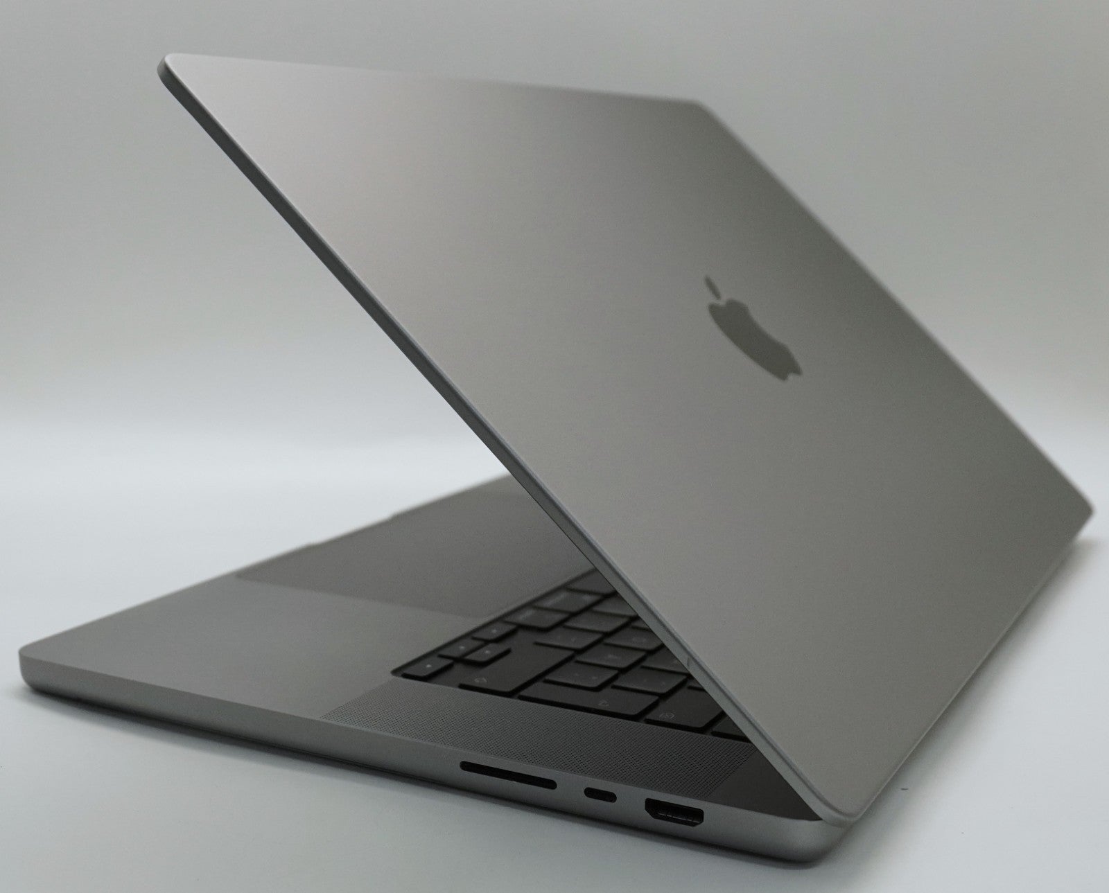 Apple MacBook Pro 16" M1 Max 32GB RAM 1TB SSD QWERTY MDM Sperre #450