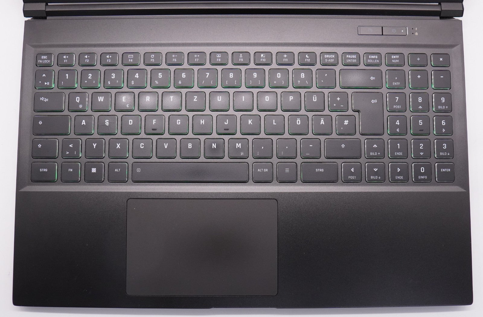 XMG Core 15 – i7-10750H | 32GB RAM | 1TB SSD | RTX 2060 | 15,6" FullHD Win11