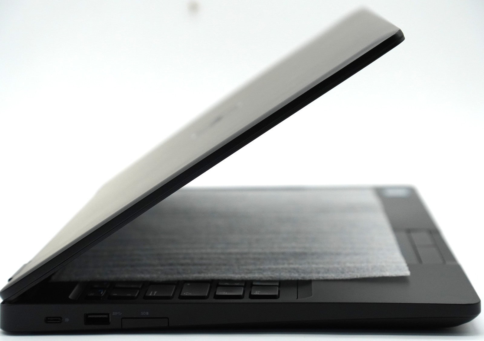Dell Latitude 5590 i5-8350U 16GB RAM 256GB SSD 15,6'' FHD Intel UHD 620 Win11