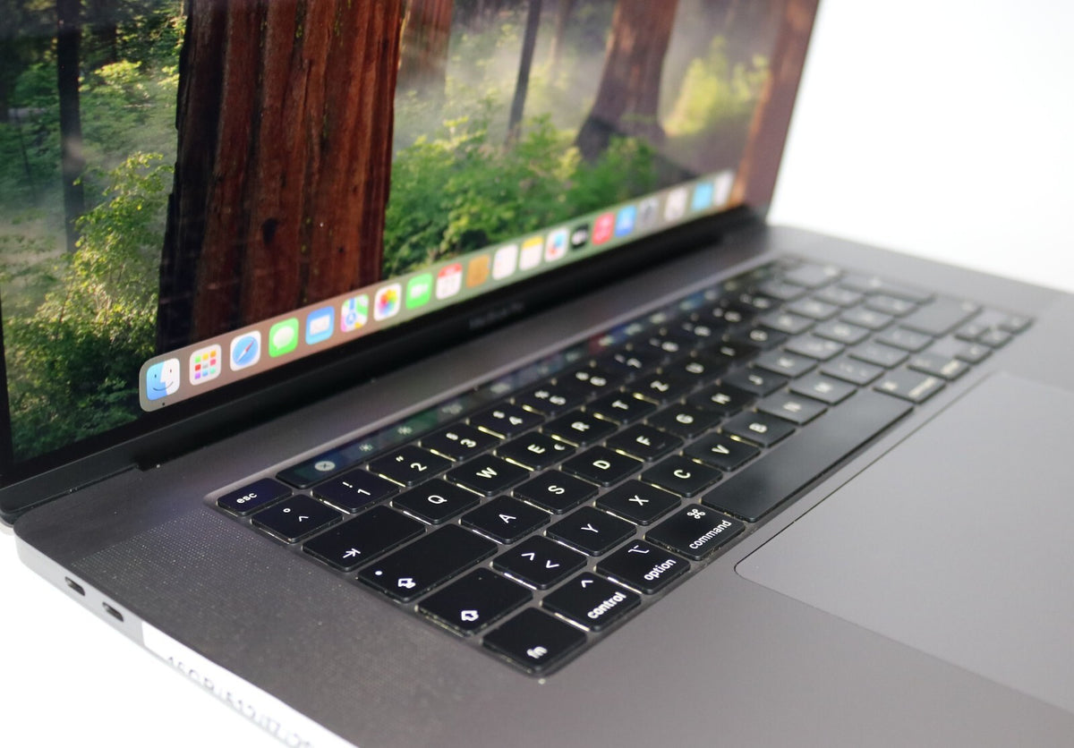 MacBook Pro 2019 16" i7-9th Gen. 16GB RAM 512GB SSD AMD Radeon 5300 GPU #570