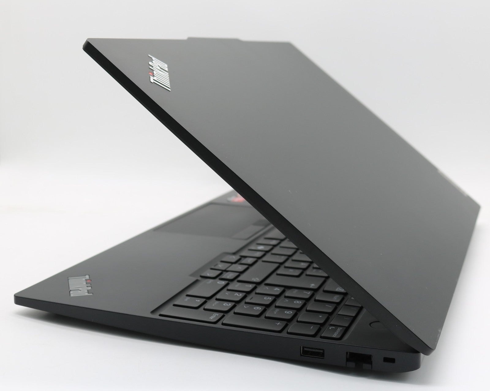 Lenovo ThinkPad E16 Gen1 AMD Ryzen 7 7730U 16GB RAM 512GB SSD NVMe 15,6″ Full HD