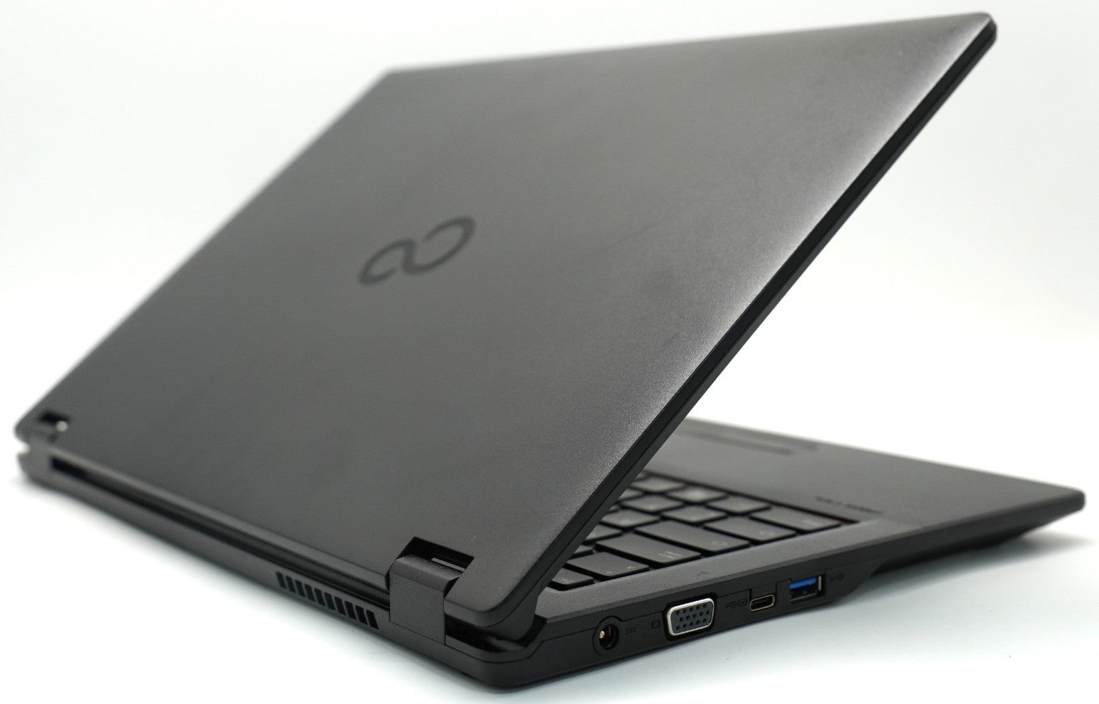 Fujitsu LifeBook E449  Intel Core i3-8130U 16 GB RAM 256 GB SSD 14″ Full HD