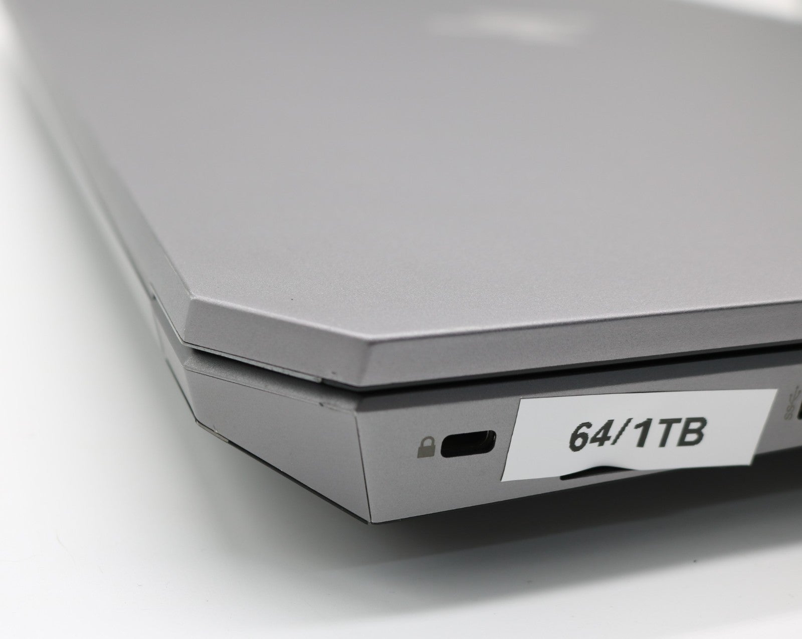 HP Zbook 17 G6 XXL CAD i7-9850H 64GB RAM 1TB SSD NVMe NVIDIA RTX3000 Win 11