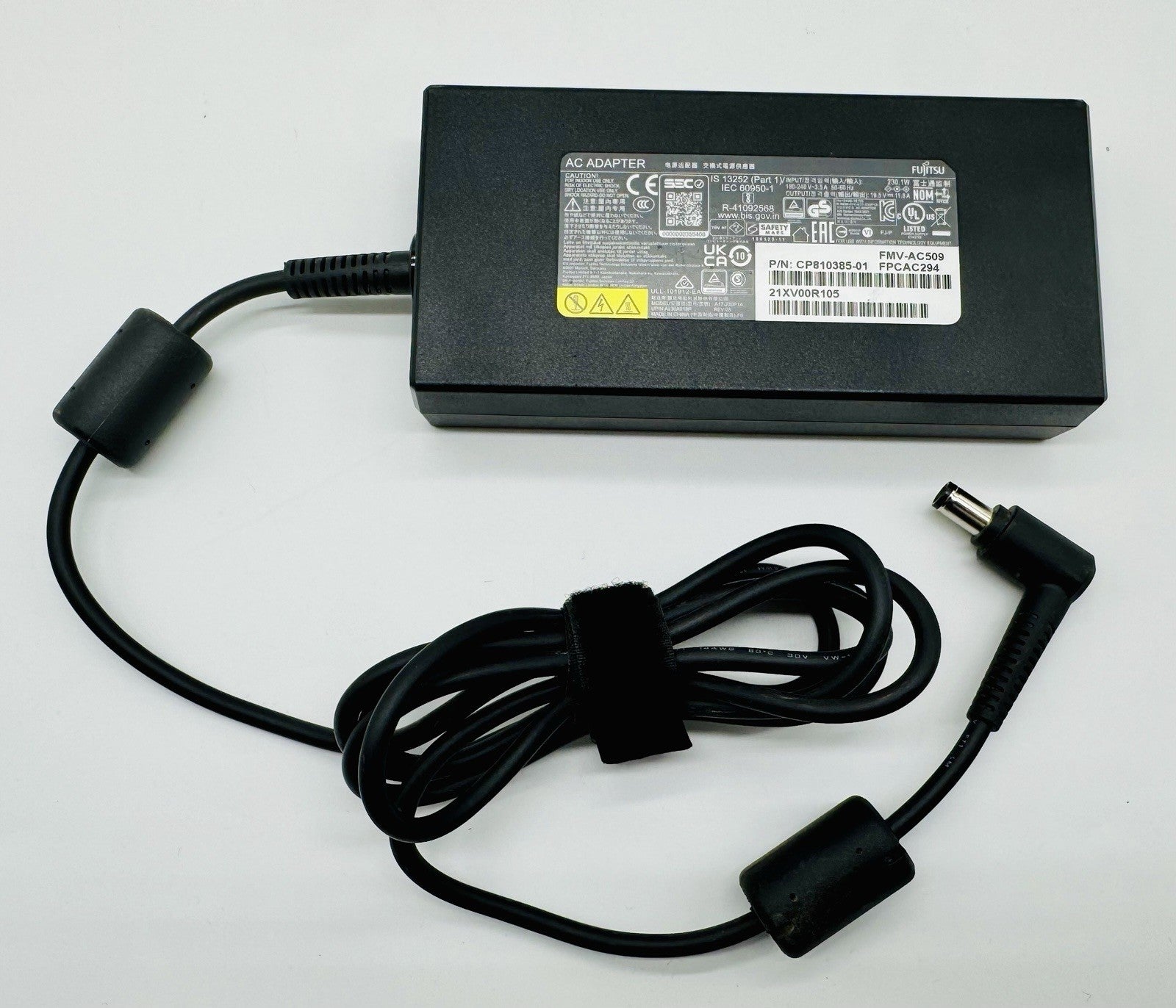 Original Fujitsu 230W Netzteil für Workstations Celsius H780 H7510 FPCAC294