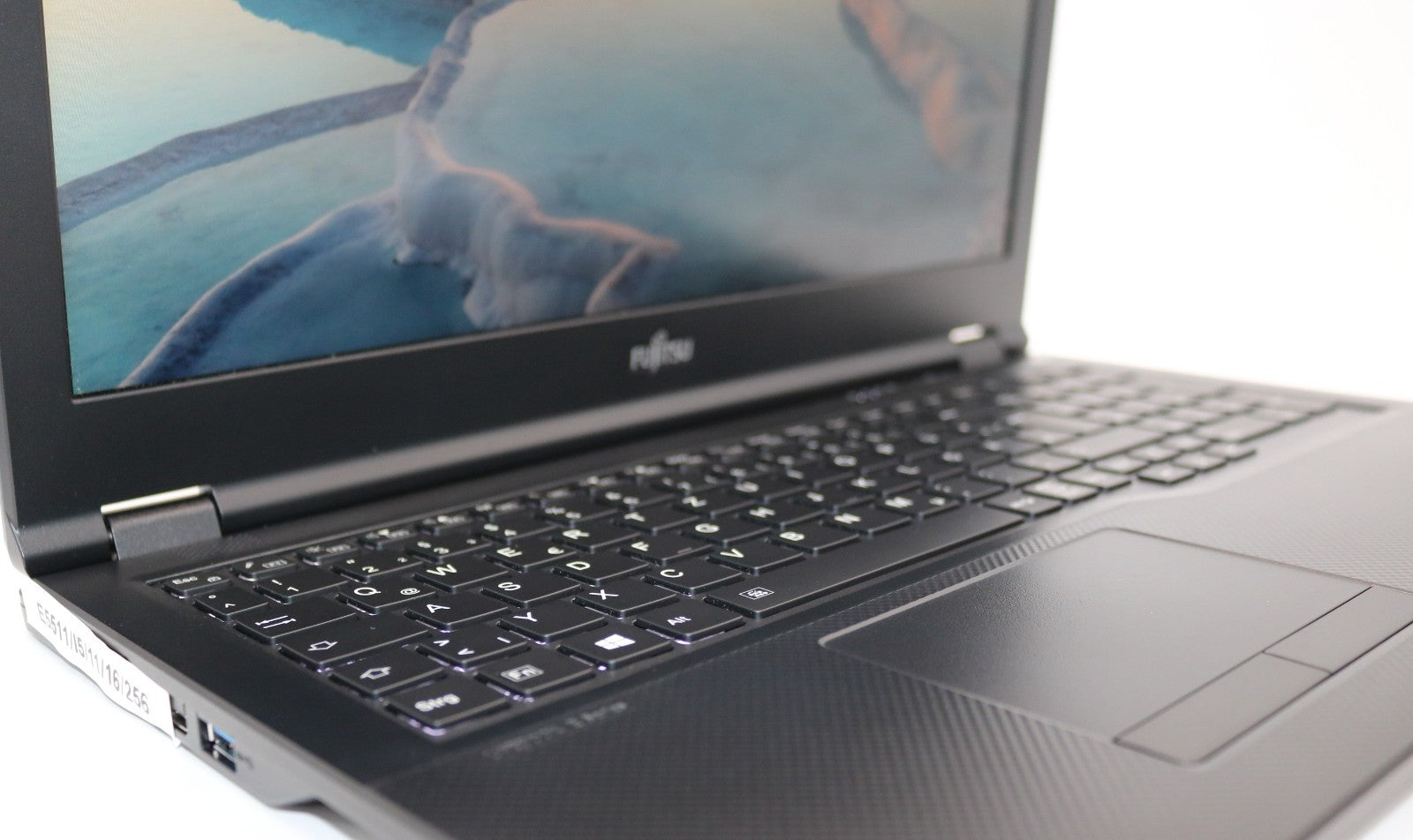 Fujitsu Lifebook E5511 – i5-11th 16GB RAM 256GB SSD 15,6" FullHD Iris Xe  Win11