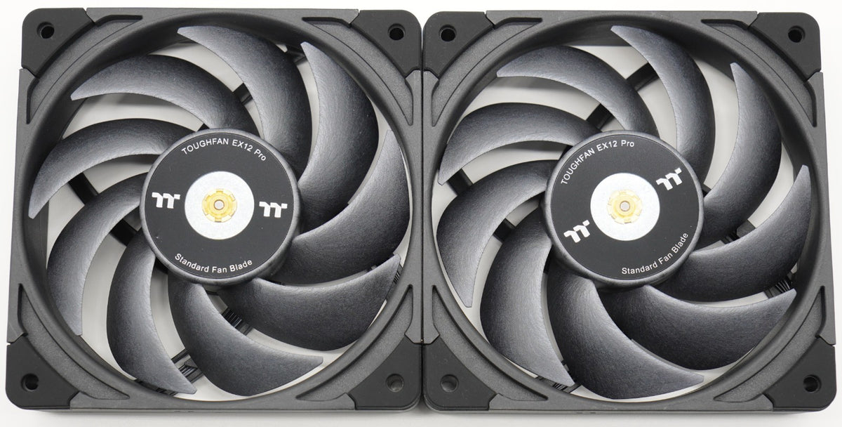 Thermaltake TOUGHFAN EX12 Pro 120mm PWM Gehäuselüfter 3er Set Reverse Schwarz