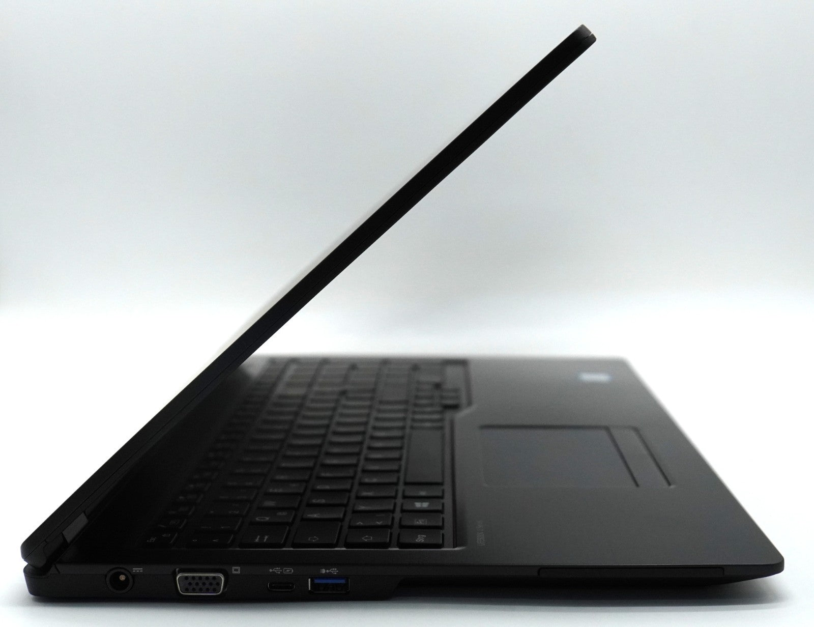 Fujitsu LIFEBOOK U757 i5-6300U 8GB RAM 256GB SSD NVMe 15,6 FullHD Intel HD 520