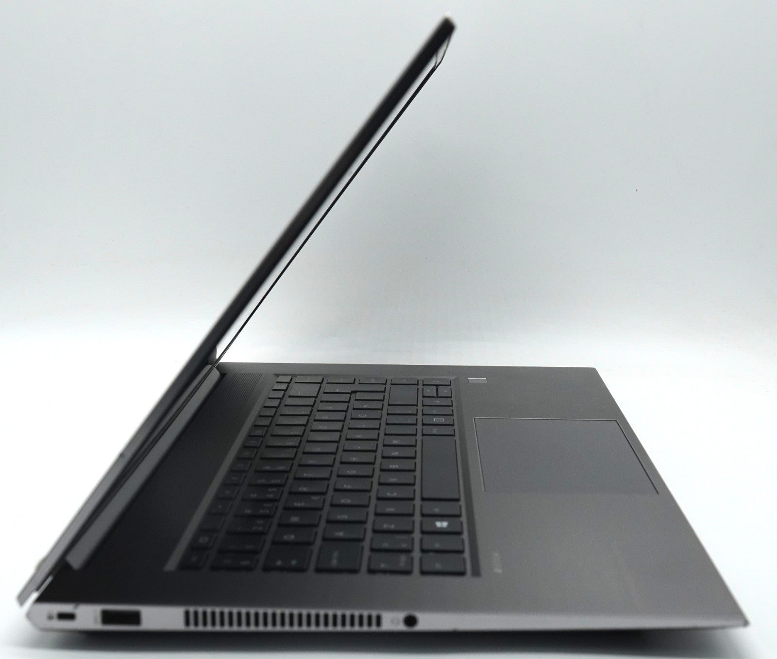 HP ZBook G7 i7-10850H| 32GB RAM| 512GB SSD| NVIDIA T2000| 15,6″ Full HD| QWERTY