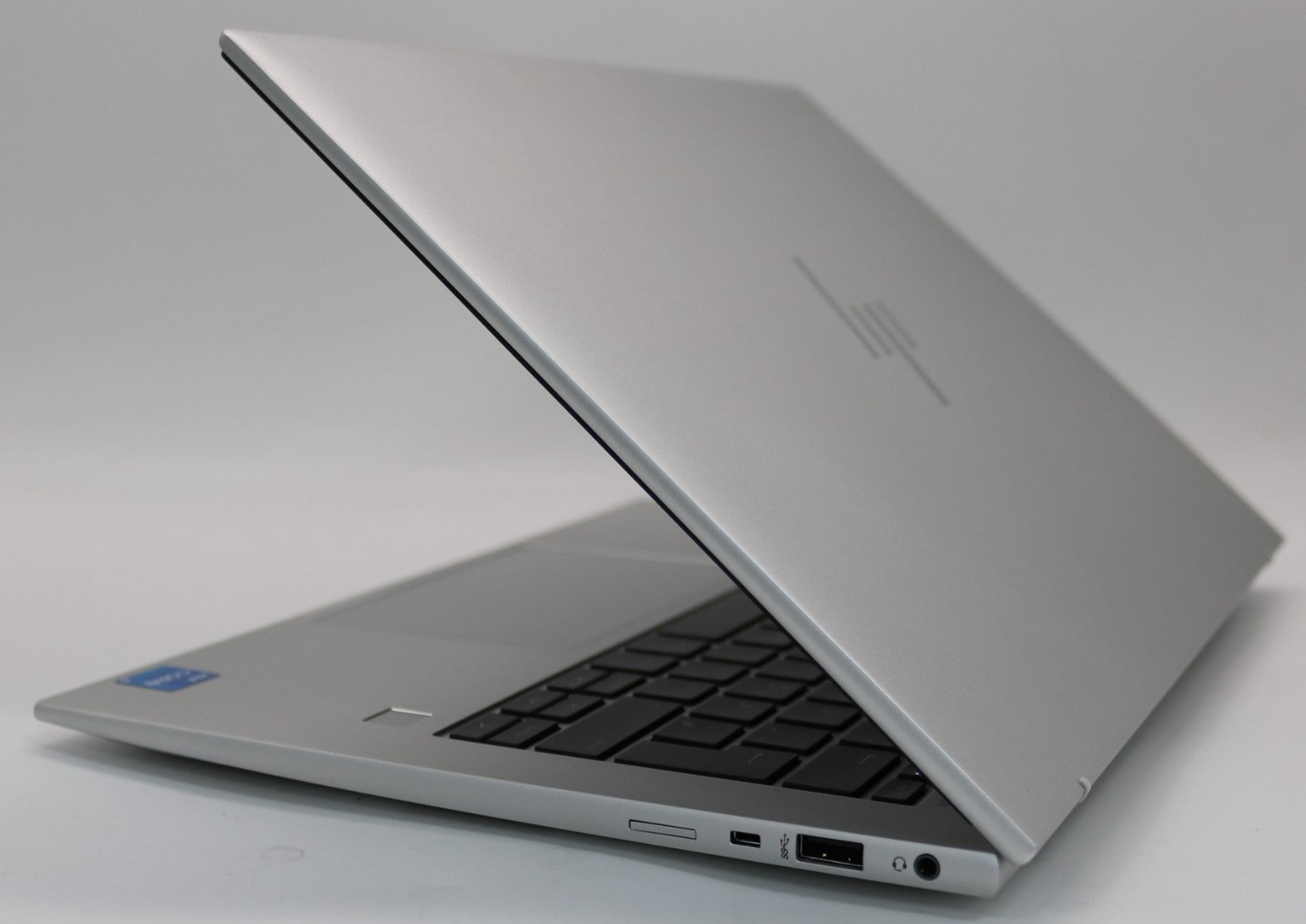 HP EliteBook 840 G10 – i5-1335U 32GB RAM  1TB SSD 14″ Full HD Windows 11 Pro