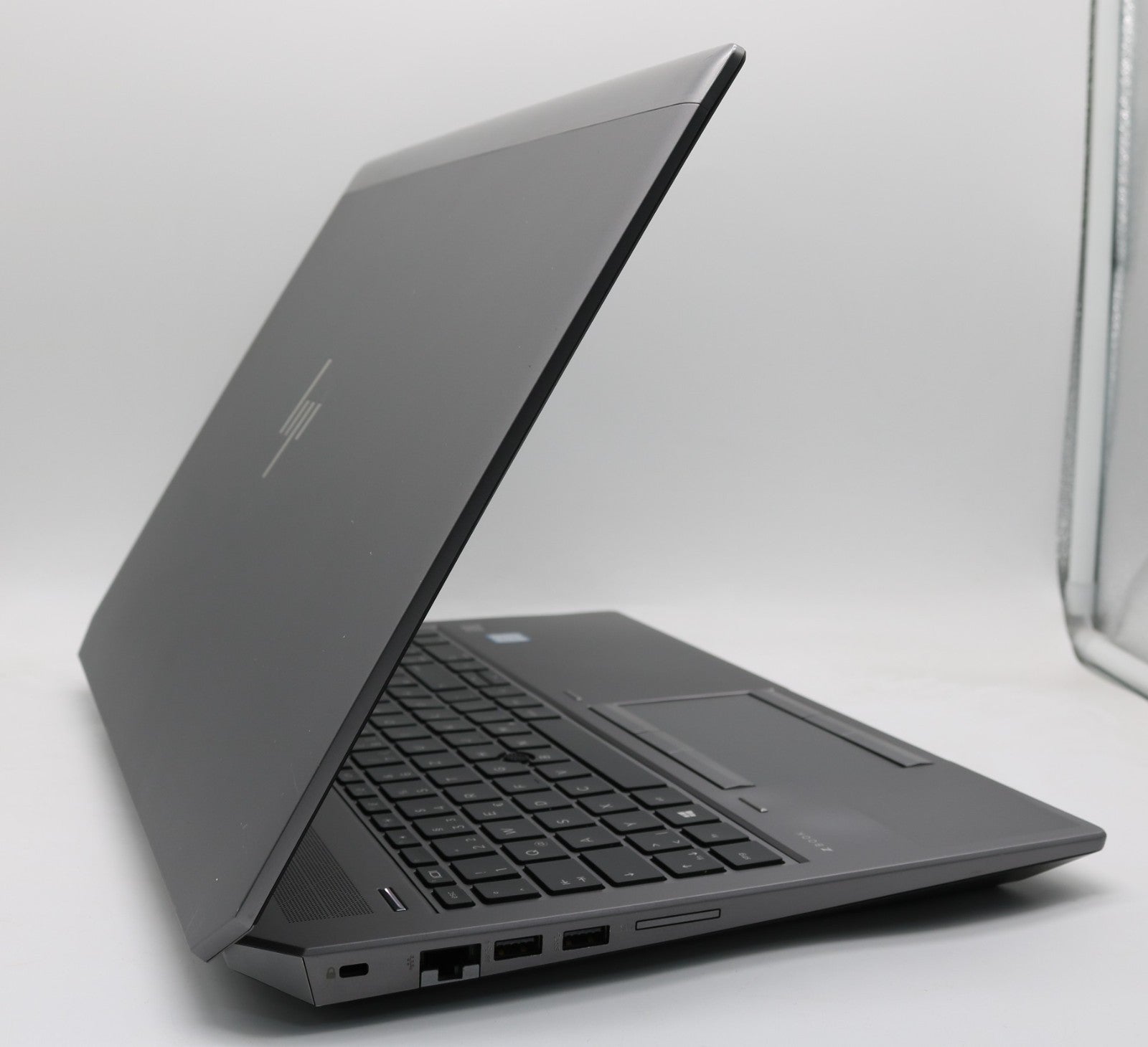 HP Zbook 15 G6 i7-9750H 64GB RAM 1TB SSD NVMe NVIDIA Quadro T1000 FULL HD Win11