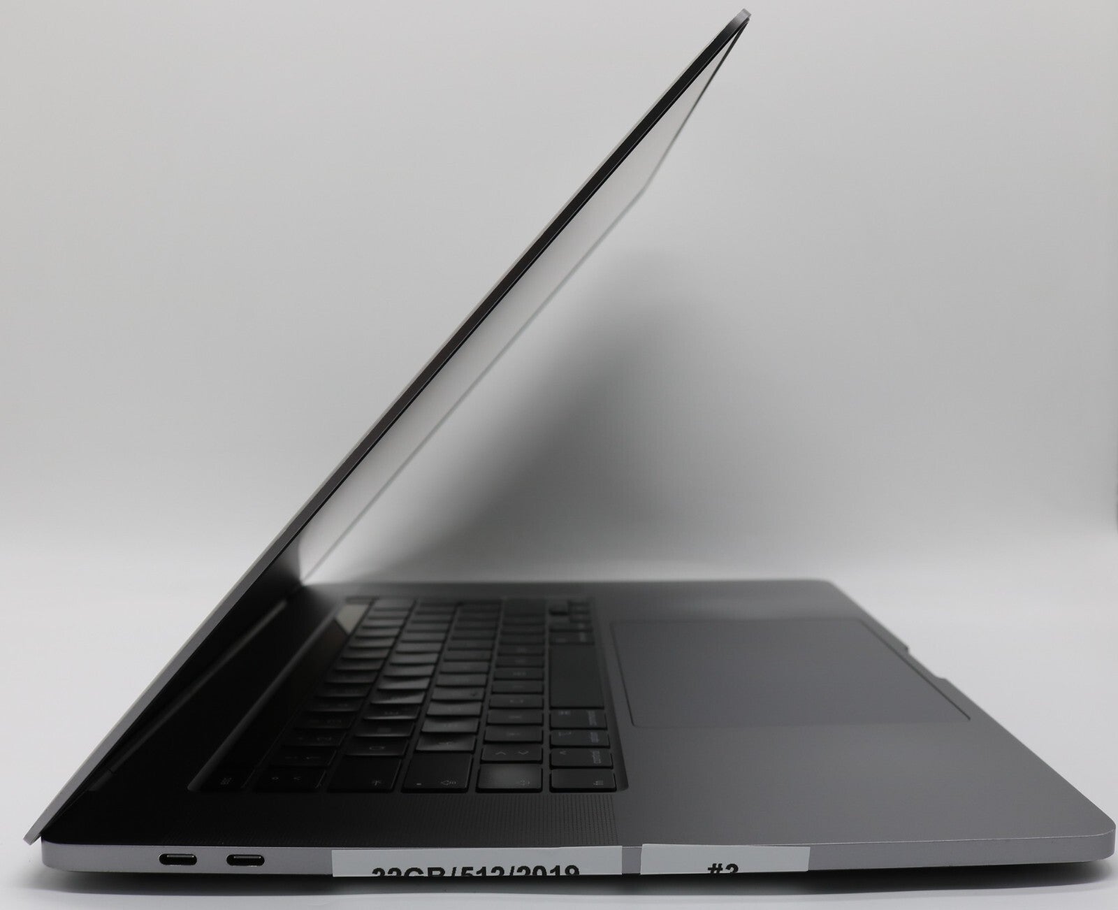MacBook Pro 2019 16" i7-9th Gen 32GB RAM 512GB SSD AMD Radeon 5300  #M124