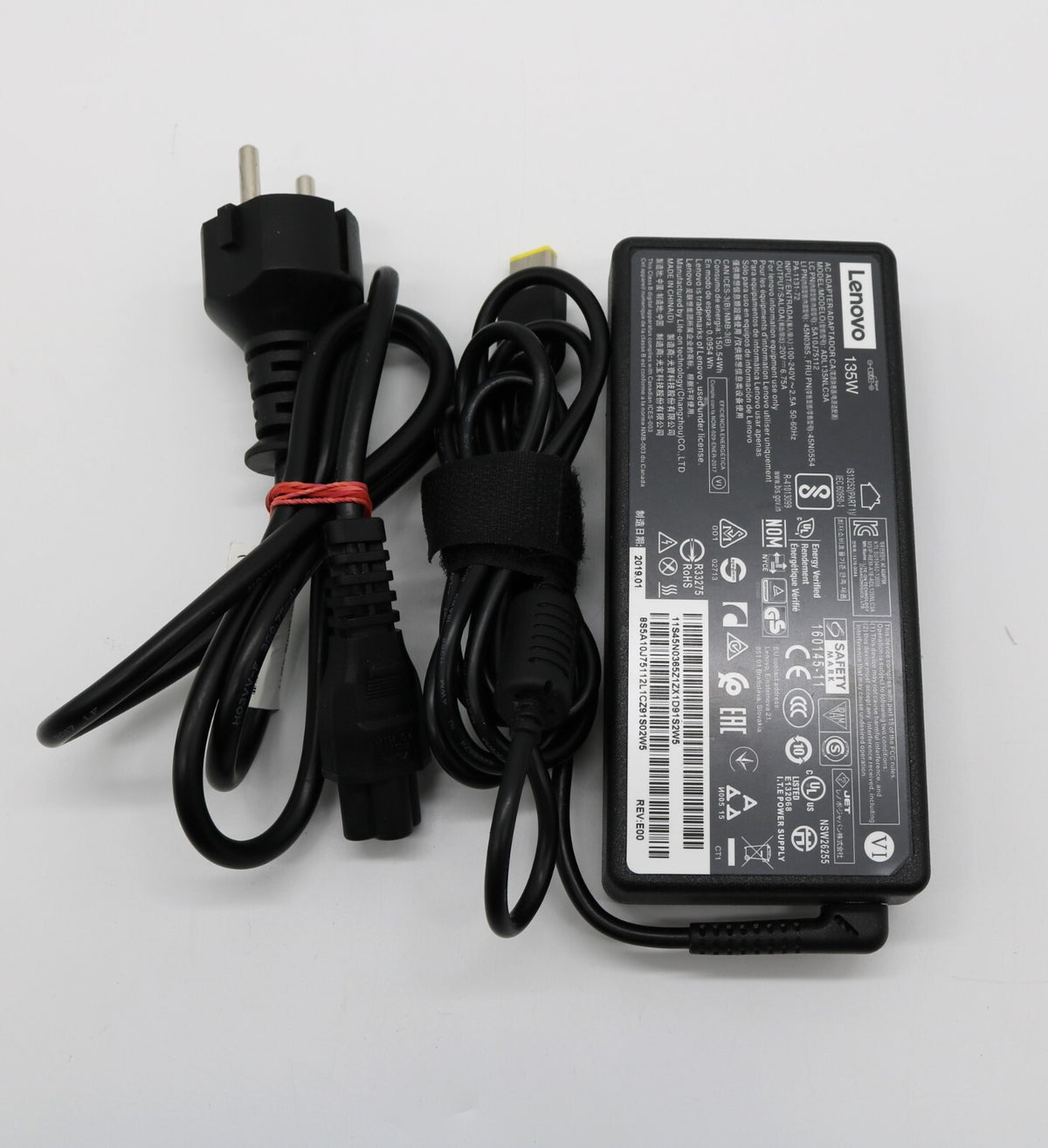 Lenovo Original Netzteil 135W ADL135NLC3A für Lenovo ThinkPad