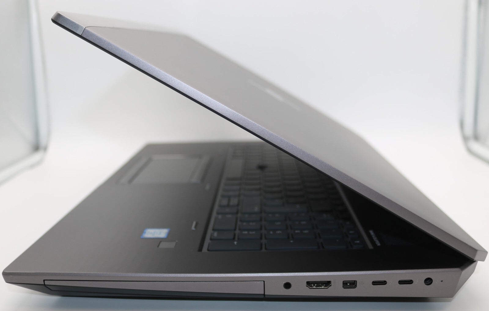 HP Zbook 17 G6 XXL CAD i7-9850H 64GB RAM 1TB SSD NVMe NVIDIA RTX3000 Win 11