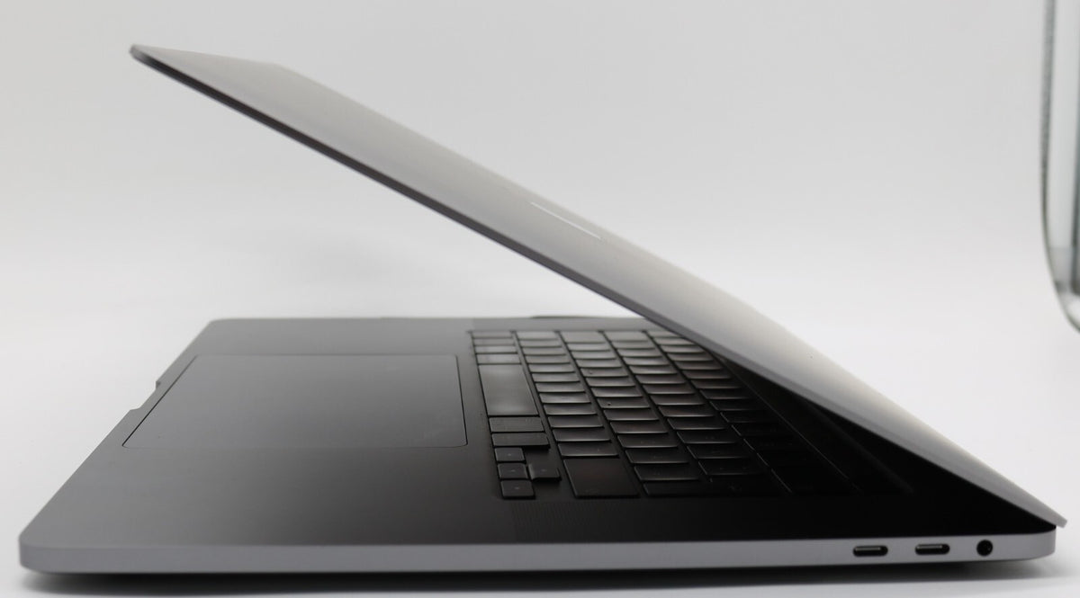 MacBook Pro 2019 16" i7-9th Gen. 16GB RAM 512GB SSD AMD Radeon 5300 GPU #570