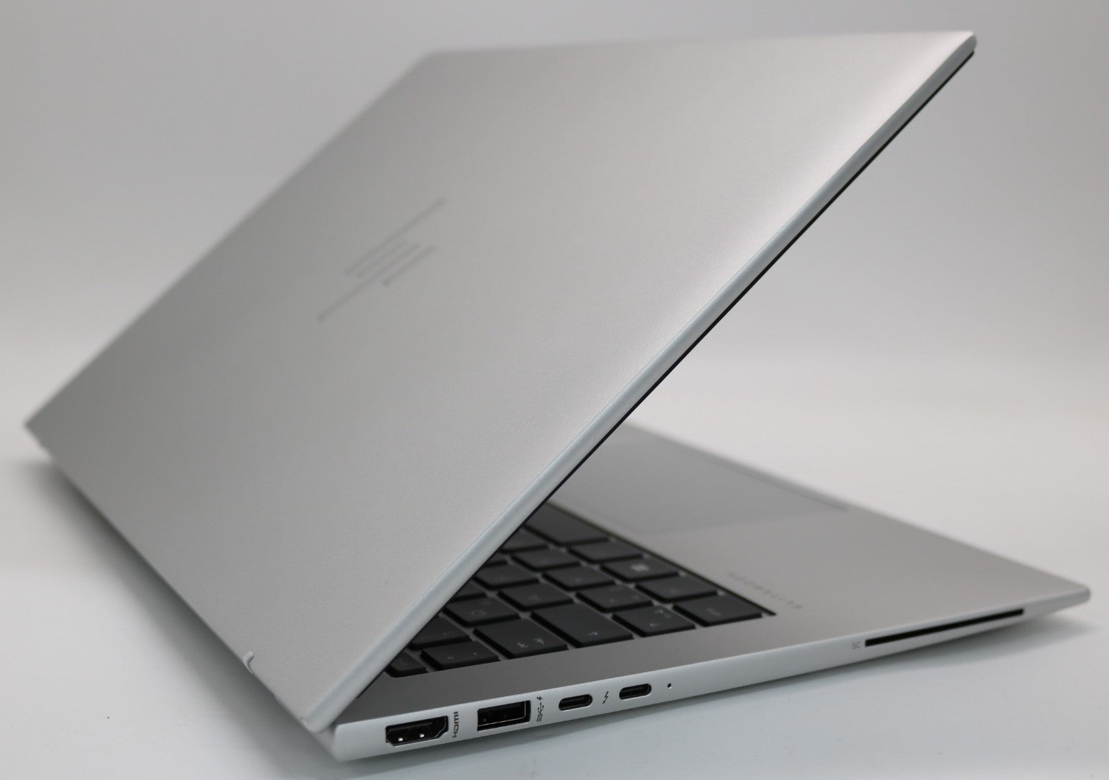 HP EliteBook 840 G10 – i5-1335U 32GB RAM  1TB SSD 14″ Full HD Windows 11 Pro