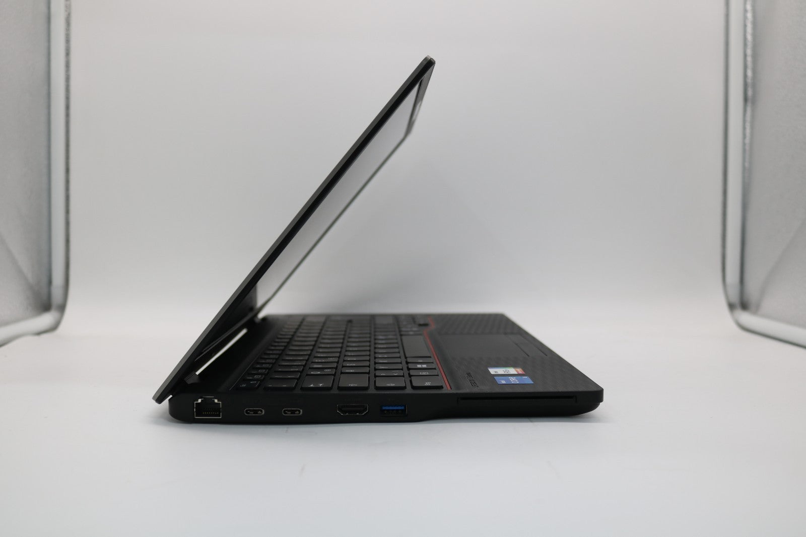 Fujitsu Lifebook E5412  i5-1235U 16 GB RAM 512 GB SSD NVMe 14″ Full HD Win11 LTE