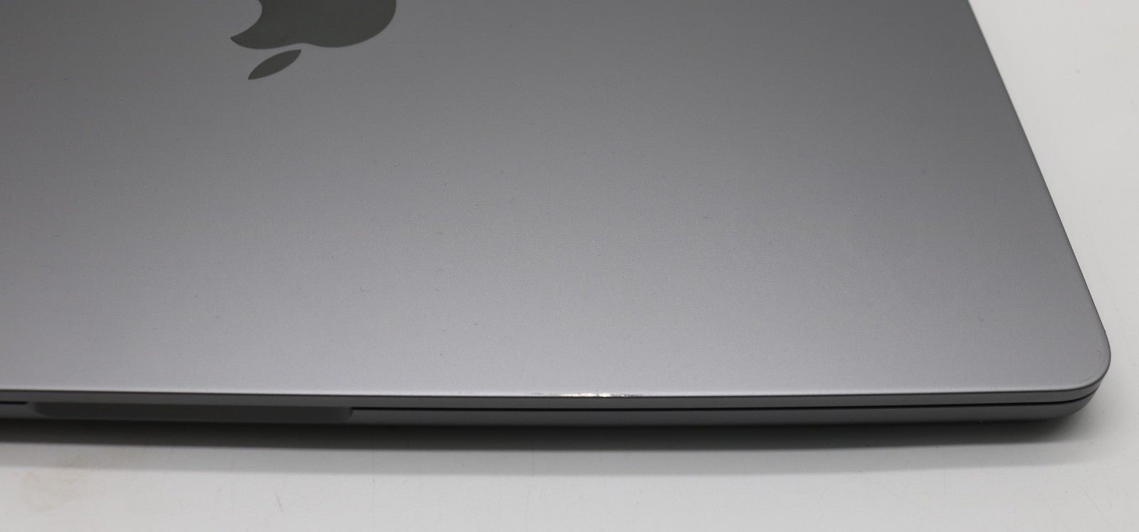 Apple MacBook Air 13.6″ (2022) – Apple M2 16 GB RAM 256 GB SSD macOS Tahoe #Q1