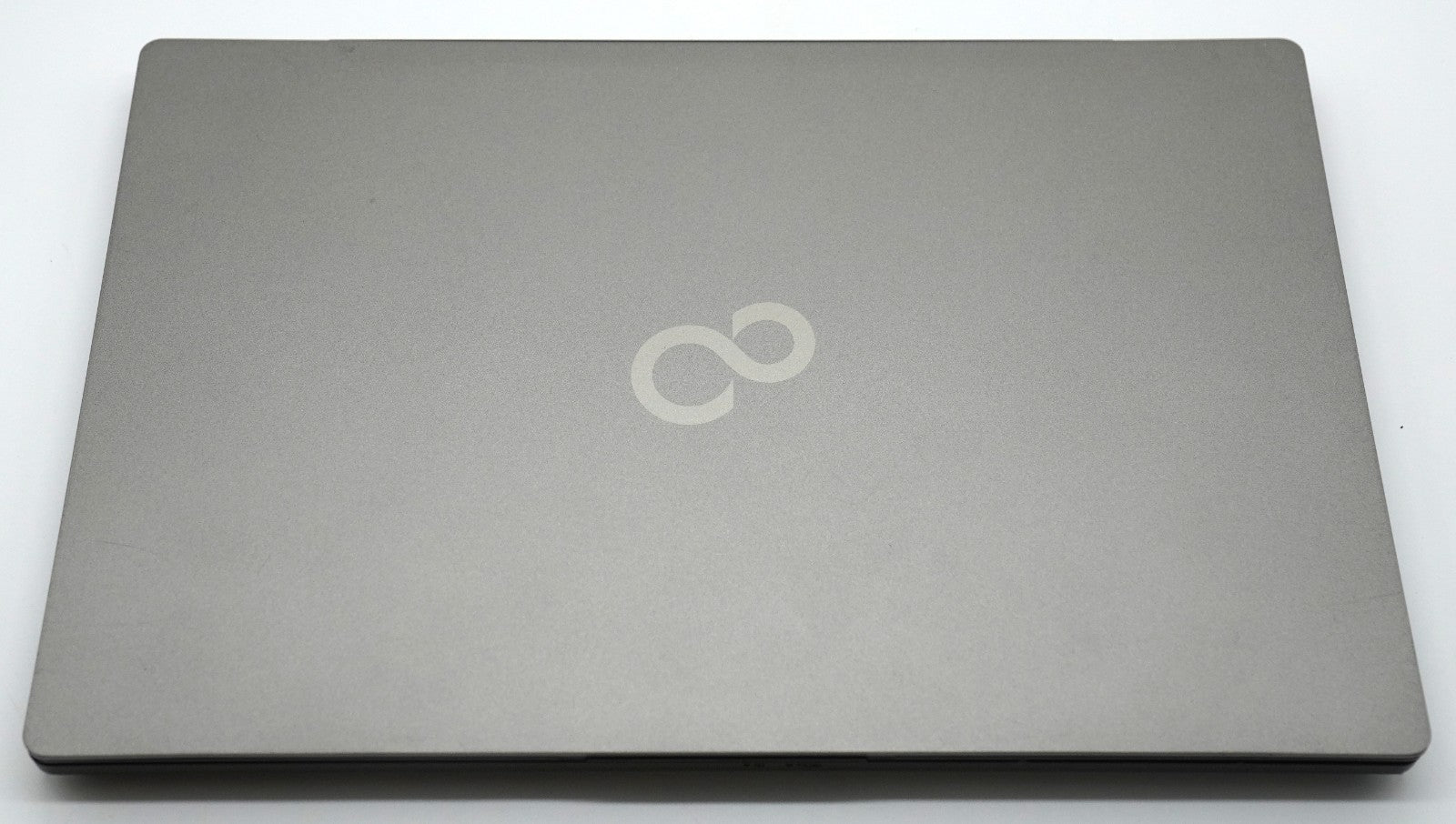 Fujitsu Lifebook E5412 i5-1235U 16 GB RAM 512 GB SSD 14″ Full HD Windows 11 Pro