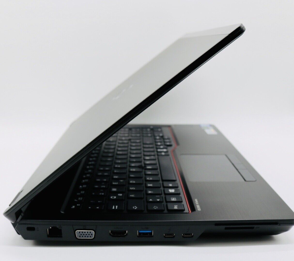 Fujitsu Celsius H780 | i7-8750H 6 Kerne | 32GB RAM | 512GB SSD | NVIDIA Quadro P600