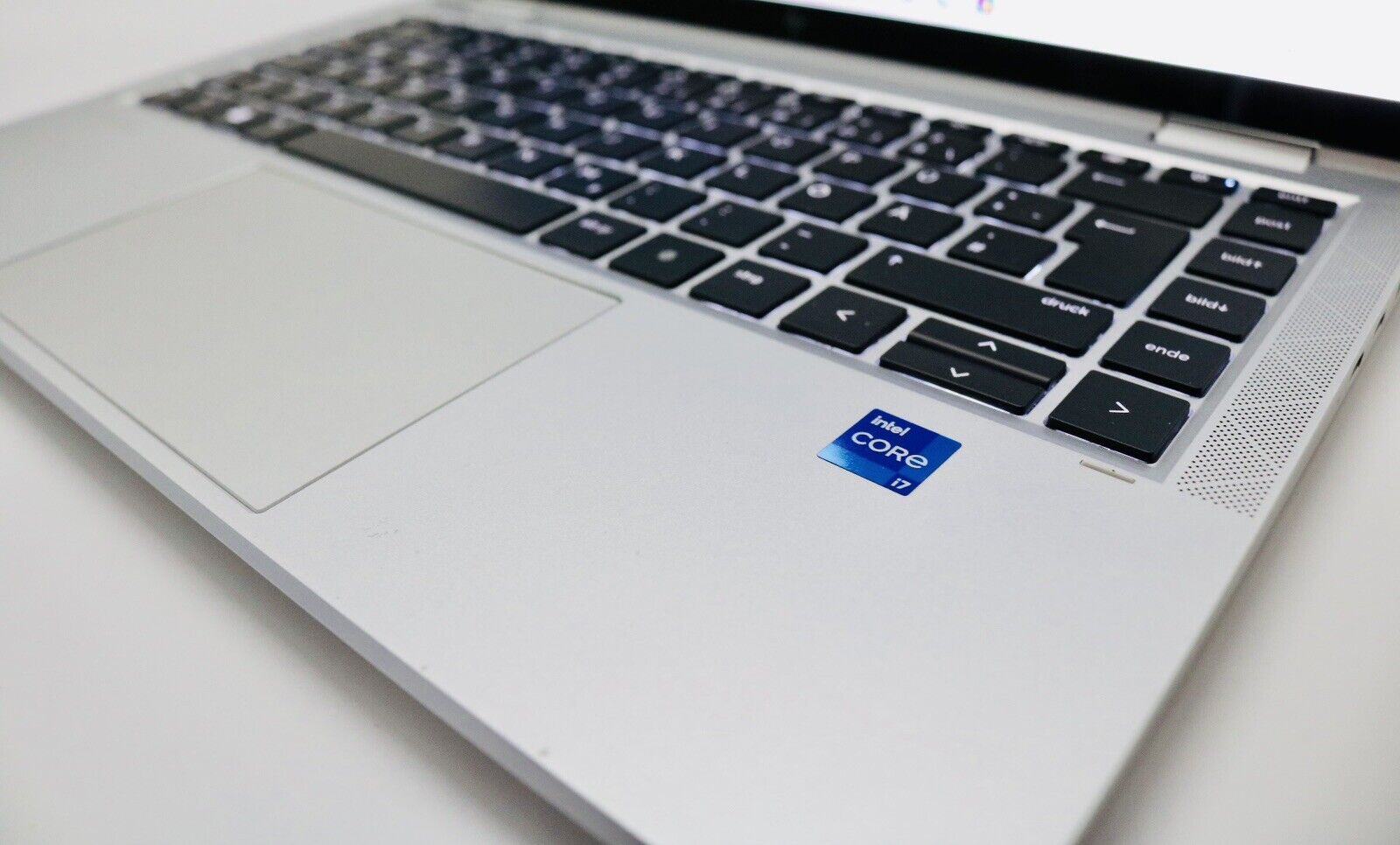 HP Elitebook x360 1040 G8 | i7-1165G7 | 13,3 дюйма | 16 ГБ ОЗУ | SSD-накопитель емкостью 1 ТБ