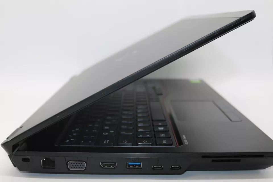 Fujitsu Celsius H7510 | i7-10850H 6 Kerne | 32GB RAM | 512GB SSD | NVIDIA Quadro T1000 | Hervorragend