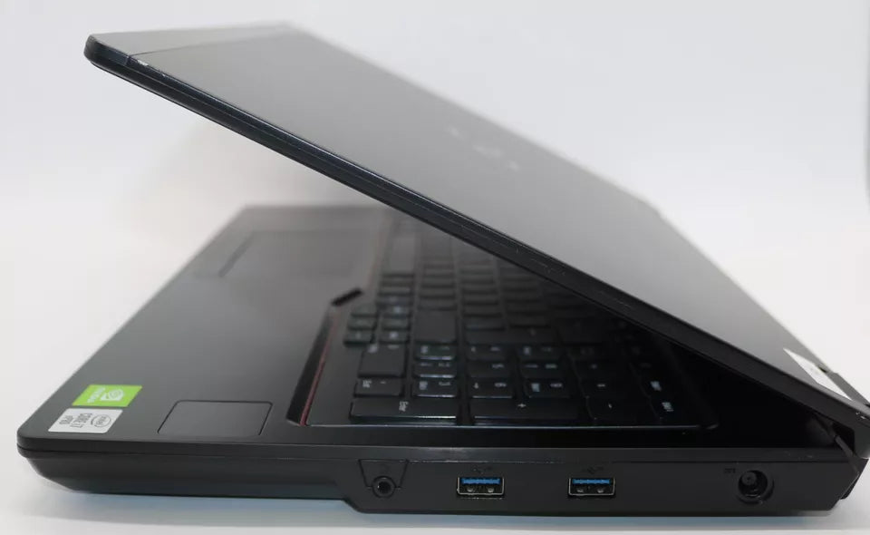 Fujitsu Celsius H7510 | i7-10850H 6 Kerne | 32GB RAM | 512GB SSD | NVIDIA Quadro T1000 | Hervorragend